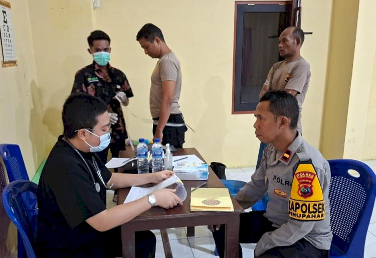 Pastikan Kondisi Personel Prima, Biddokkes Polda NTT Laksanakan Rikkes di Polres Sumba Timur
