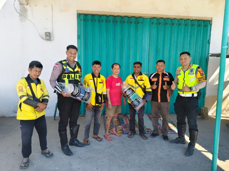 Satlantas Sumba Timur Beri Perhatian kepada Ojol Maxim dalam Program Polantas Menyapa