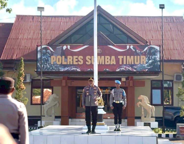 Kapolres Sumba Timur Tekankan Pentingnya Kolaborasi dengan Seluruh Stakeholder Saat Apel Jam Pimpinan
