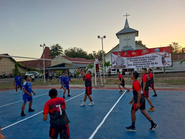 Kapolres Sumba Timur Resmi Buka Turnamen Volly Ball Kapolres Cup Sambut Hari Bhayangkara ke-80