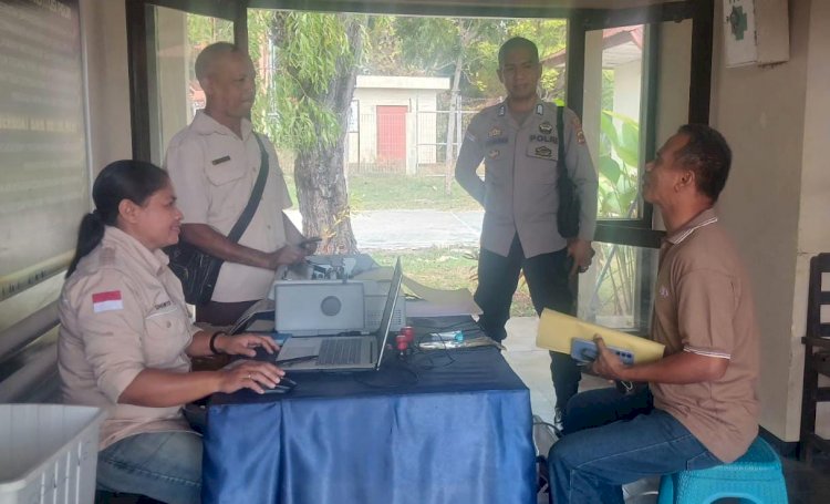 Dekatkan Pelayanan kepada Masyarakat, Polres Sumba Timur Gandeng UPT Pendapatan Daerah Gelar Samsat Keliling di Umalulu