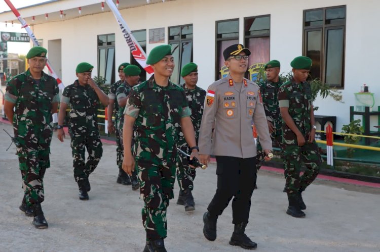 Perkuat Sinergitas TNI-Polri, Kapolres Sumba Timur Silaturahmi ke Batalyon TP 876 Palatana
