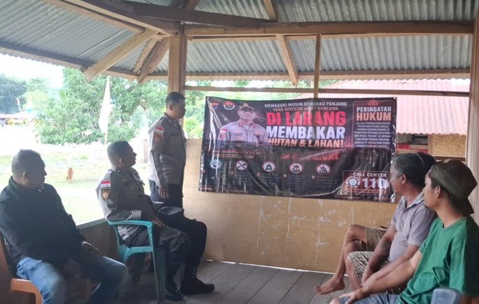 Cegah Karhutla, Polsek Karera Polres Sumba Timur Sosialisasikan Bahaya Kebakaran Hutan dan Lahan