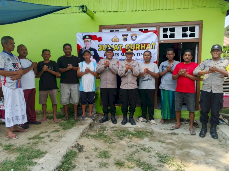 Dekatkan Diri dengan Masyarakat, Polres Sumba Timur Gelar Jumat Curhat di Kelurahan Hambala