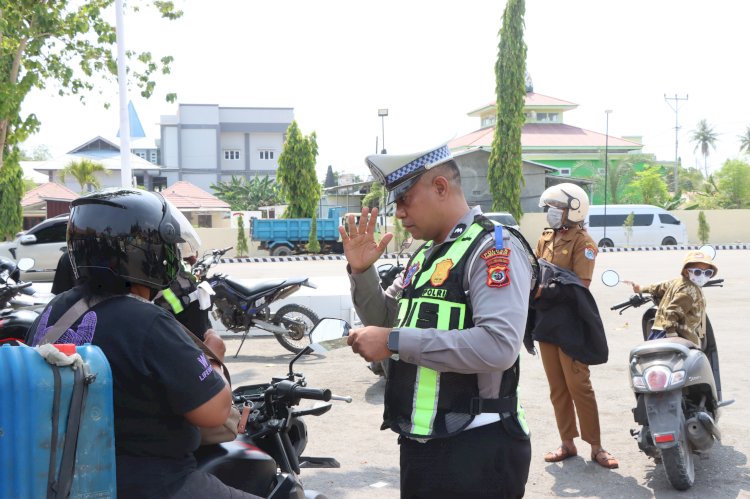 Kedepankan Pendekatan Humanis, Polres Sumba Timur Gelar Razia Kendaraan Bermotor