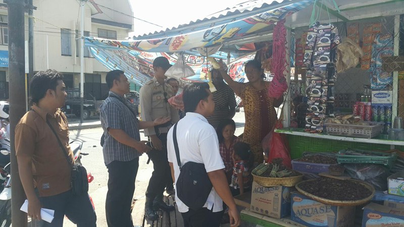 Jelang Bulan Radaman dan Hari Raya Lebaran Polres Sumba Timur Laksanakan Operasi Miras dan Makanan Kadarluarsa