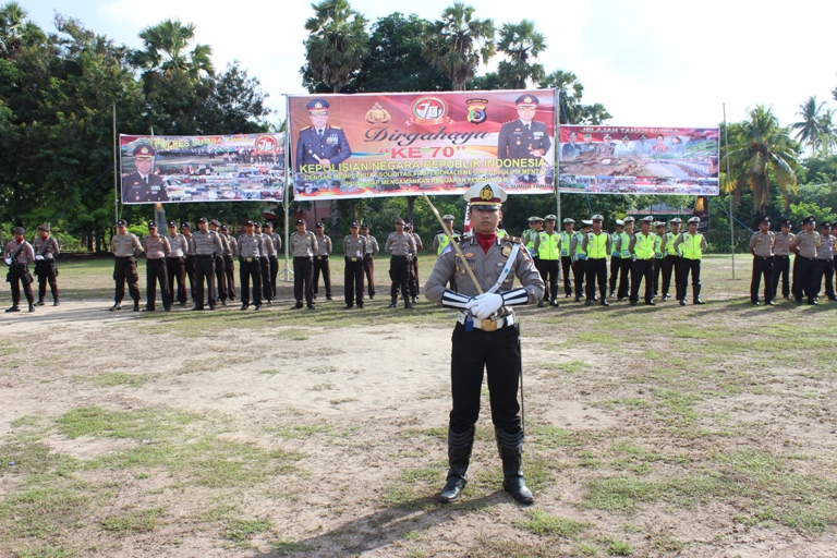 Upacara Hut Bhayangkara Ke 70, Kapolres Sumba Timur Sampaikan Amanat Presiden RI