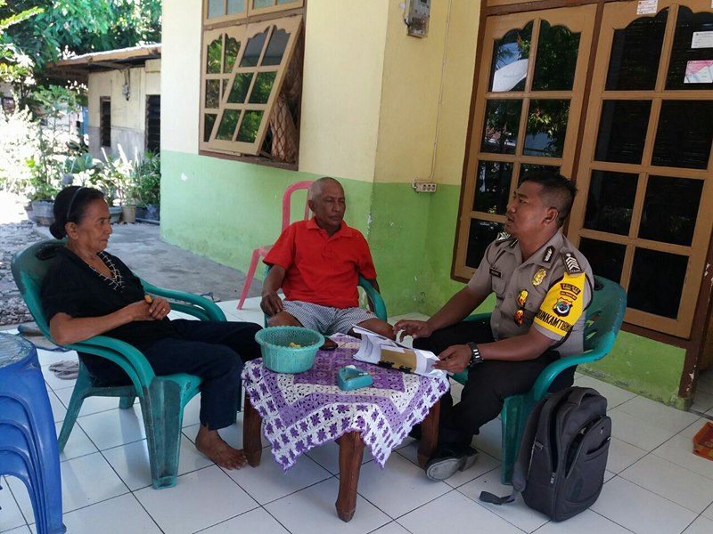 Bhabinkamtibmas Matawai Laksanakan Kegiatan Sambang Ke Rumah Ketua Rt