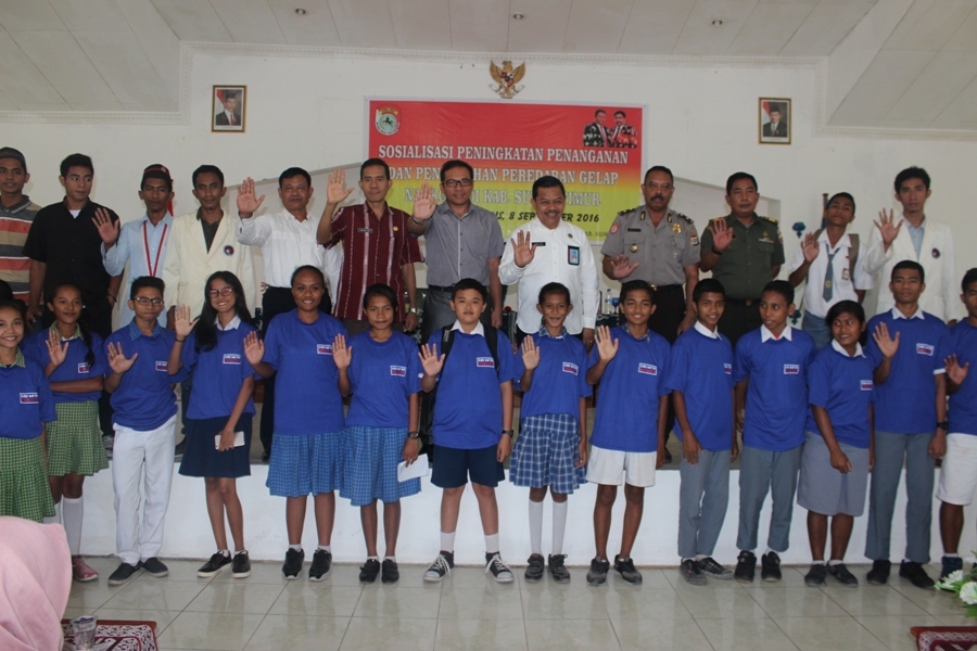 Dir Narkoba Polda NTT dan Kepala BNNP NTT Beri Ceramah Narkoba Di Sumba Timur