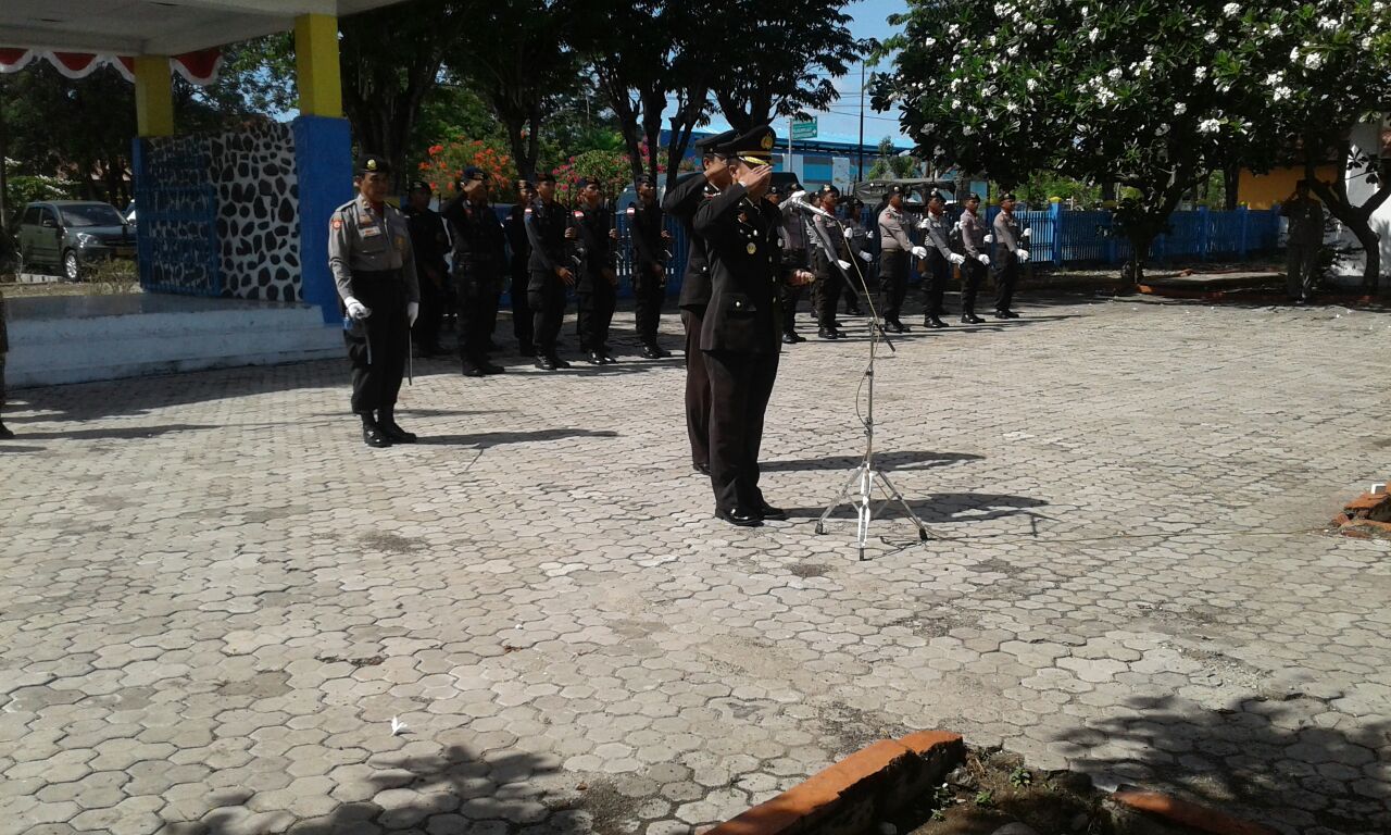 peringati Hari Pahlawan, Polres Sumba Timur Laksanakan Ziarah Ke TMP Umbu Ndawa Kareuk