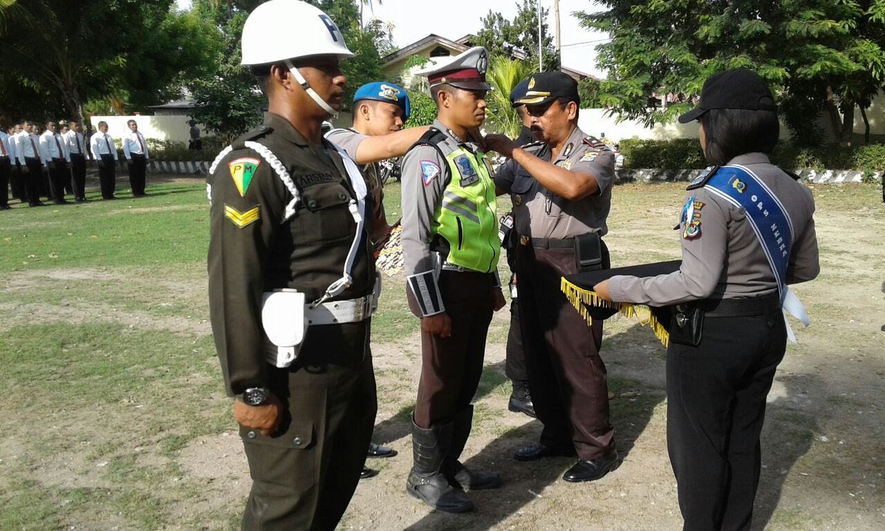 Polres Sumba Timur Gelar Apel Gelar Pasukan dan Show Of Force Operasi Zebra 2016