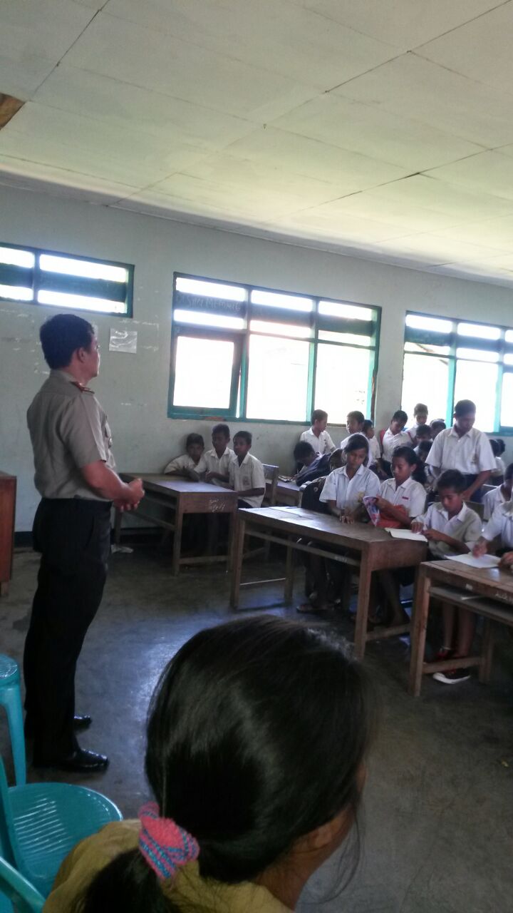 Sosialisasi Bahaya Narkoba Di SMP Satap Okatana, Kapolsek Pinupahar Ajak Guru dan Orang Tua Awasi Perilaku Anak