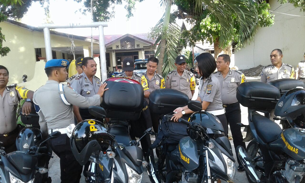 Wakapolres Sumba Timur : Penampilan Bhabinkamtibmas Cerminkan Polisi Yang Gagah Dan Berwibawa