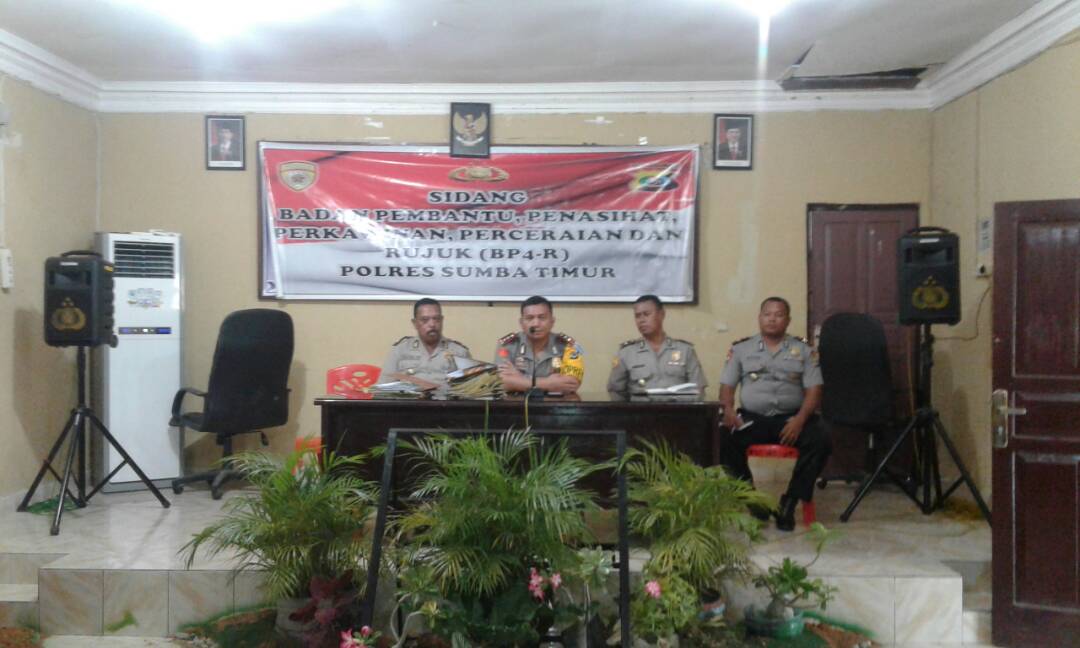 Pimpin sidang BP4-R, Kapolres Sumba Timur : Bangun komitmen dan kepercayaan yang kuat untuk mempertahankan pernikahan dengan menananmkan cinta kasih