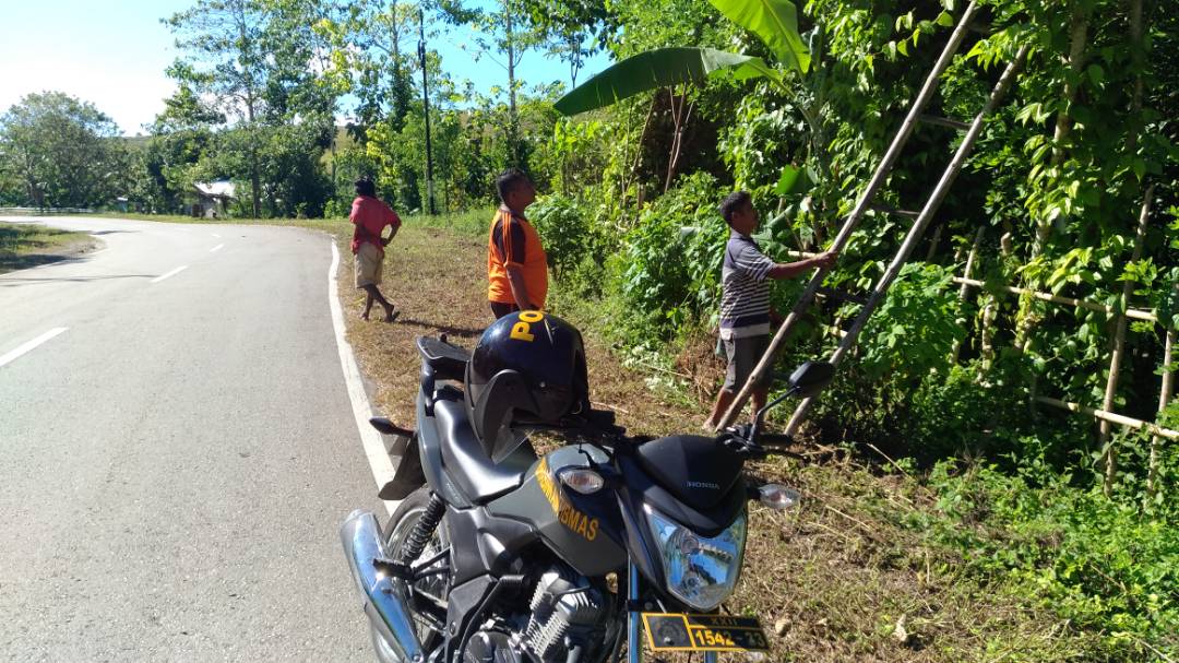 Bhabinkamtibmas Pambotanjara laksanakan patroli dan sambang