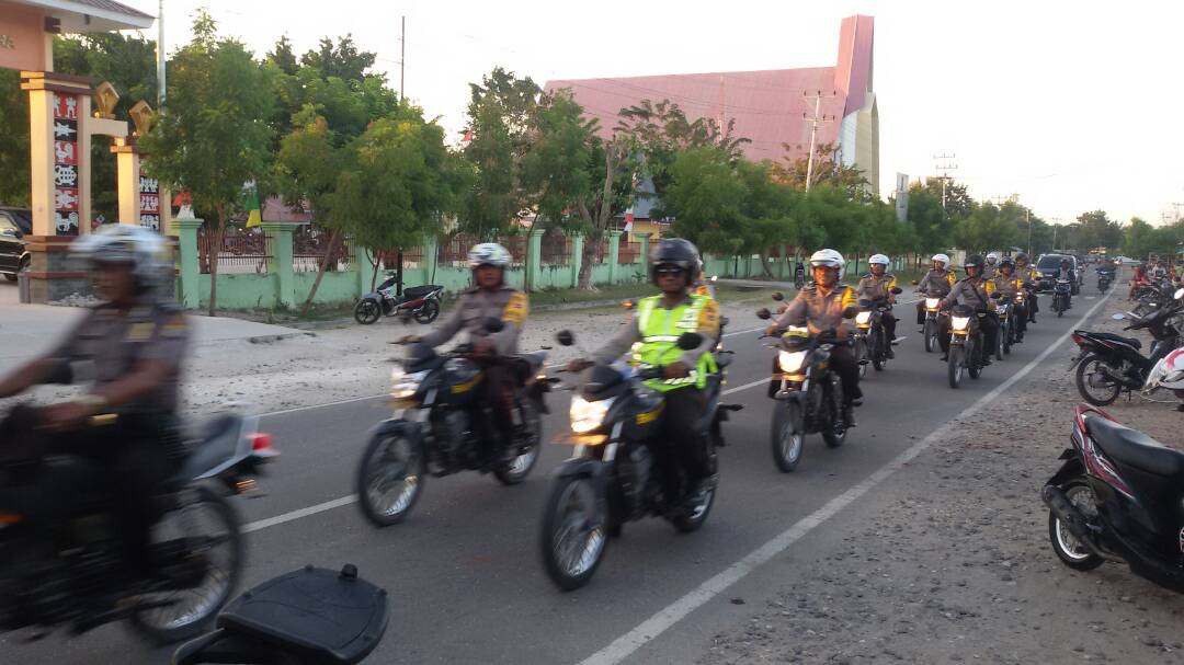 Next, Kompak Bhabinkamtibmas laksanakan patroli bersama
