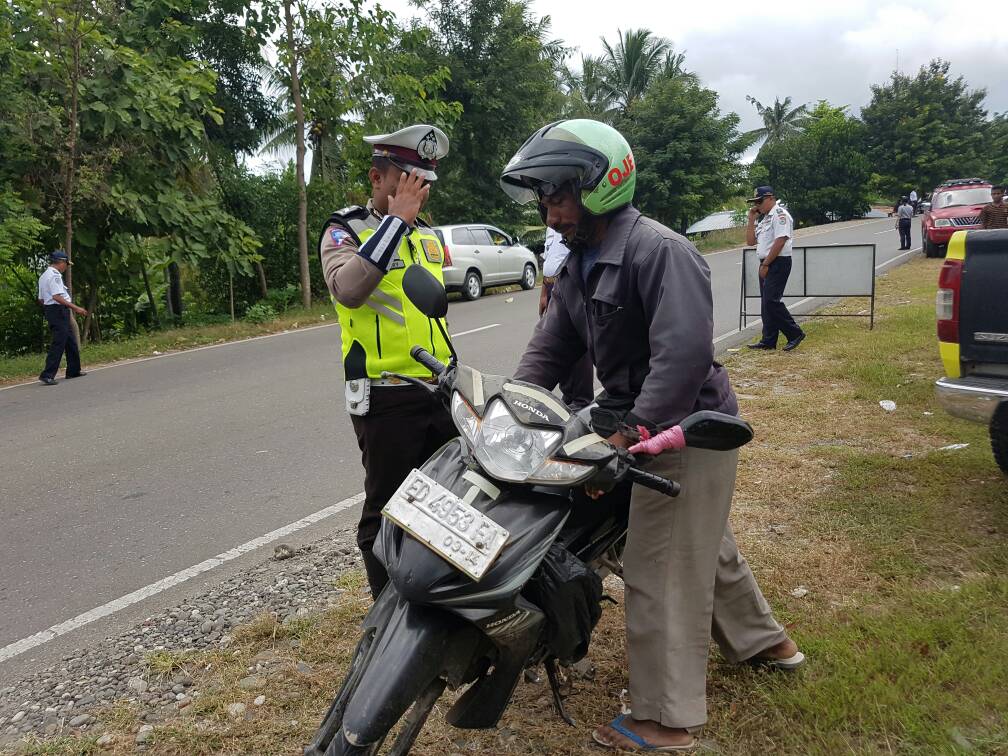 Operasi Patuh 2017 : Satlantas Polres Sumba Timur terapkan e-tilang kepada para pelanggar