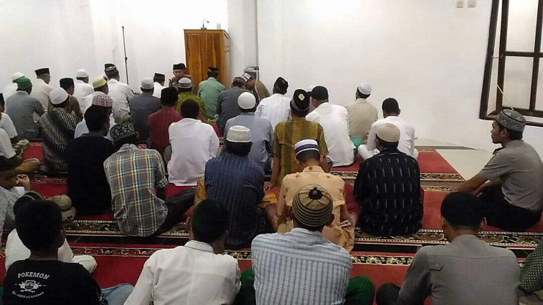 Sambangi Masjid At-Tawwabin Palahau Kamalaputih, Kapolsek Waingapu Kota ajak jamaah pererat hubungan silahturahmi antar umat beragama