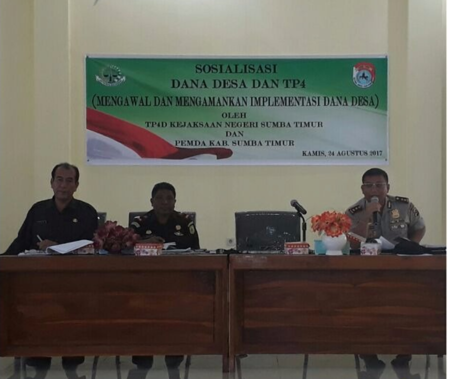 Jadi narasumber dalam kegiatan sosialisasi pencegahan korupsi penggunaan dana desa, Kapolres Sumba Timur : Kades jangan salah gunakan dana desa