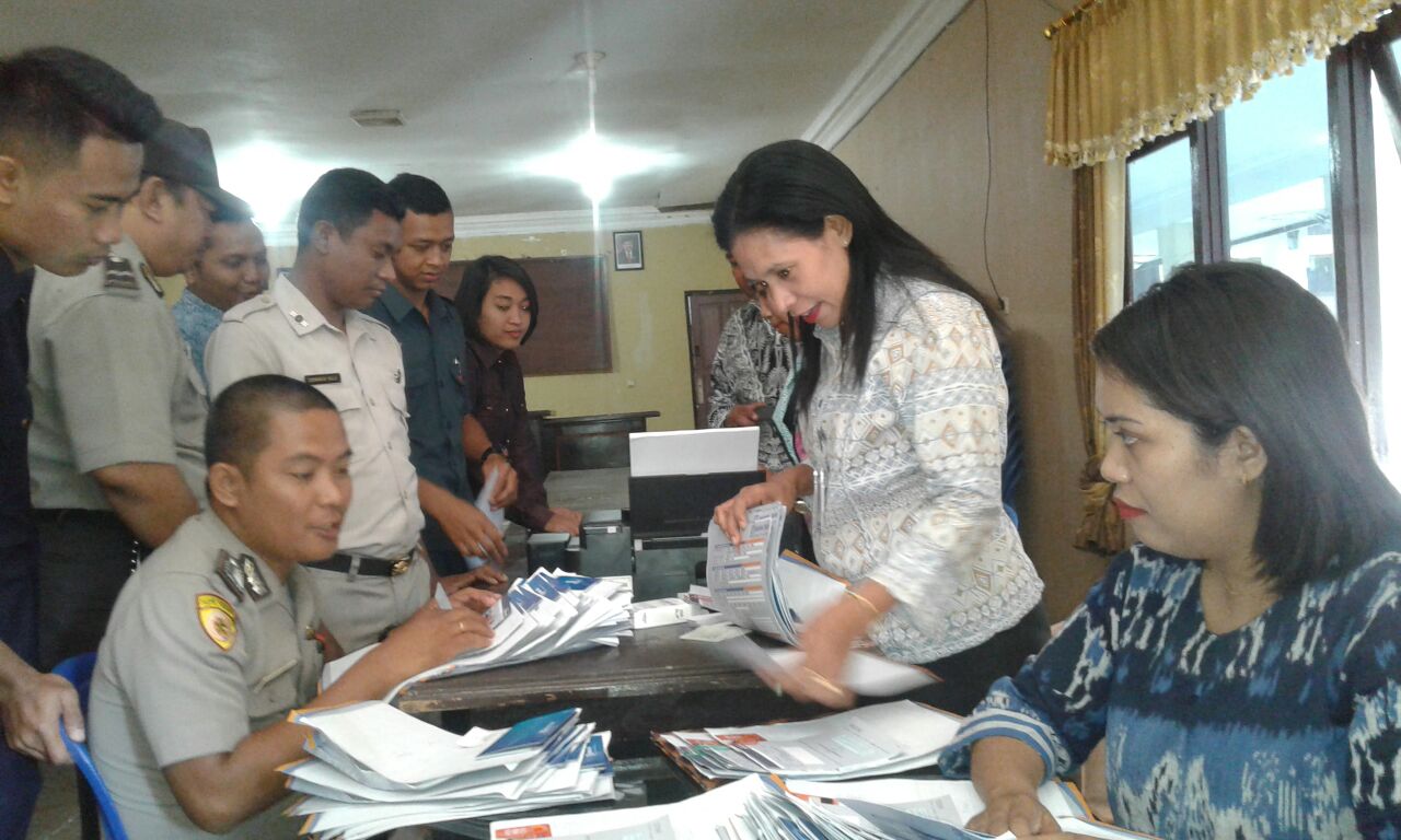 Kartu ATM Promoter wujud kerja sama yang baik antara Polres Sumba Timur dengan Bank BRI