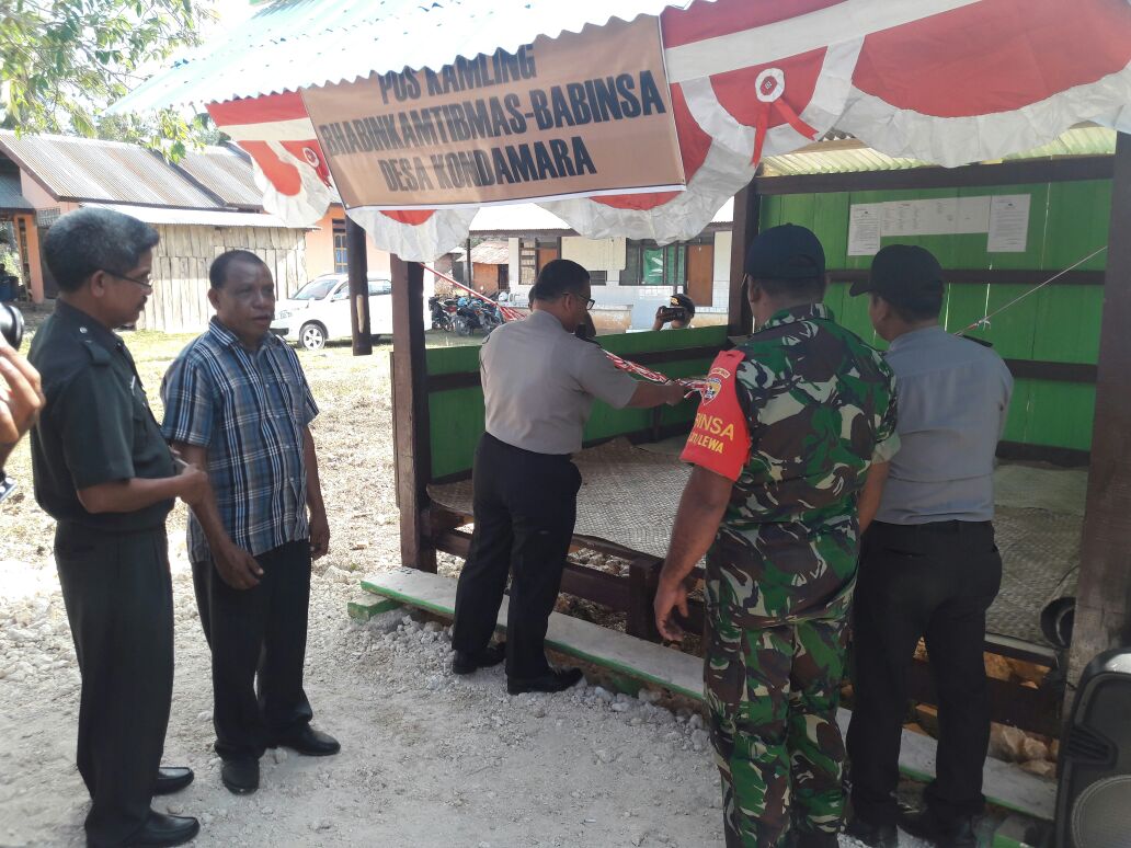 Resmikan 67 pos kamling, Kapolres Sumba Timur berikan apresiasi kepada aparatur desa, lurah dan camat kecamatan Lewa untuk dukungannya terhadap harkamtibmas