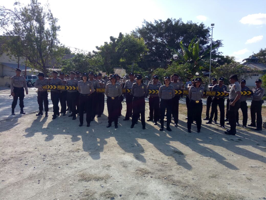 Tingkatkan kemampuan sebagai Tim Negosiator, Polwan Polres Sumba Timur ikut pelatihan penanganan unras