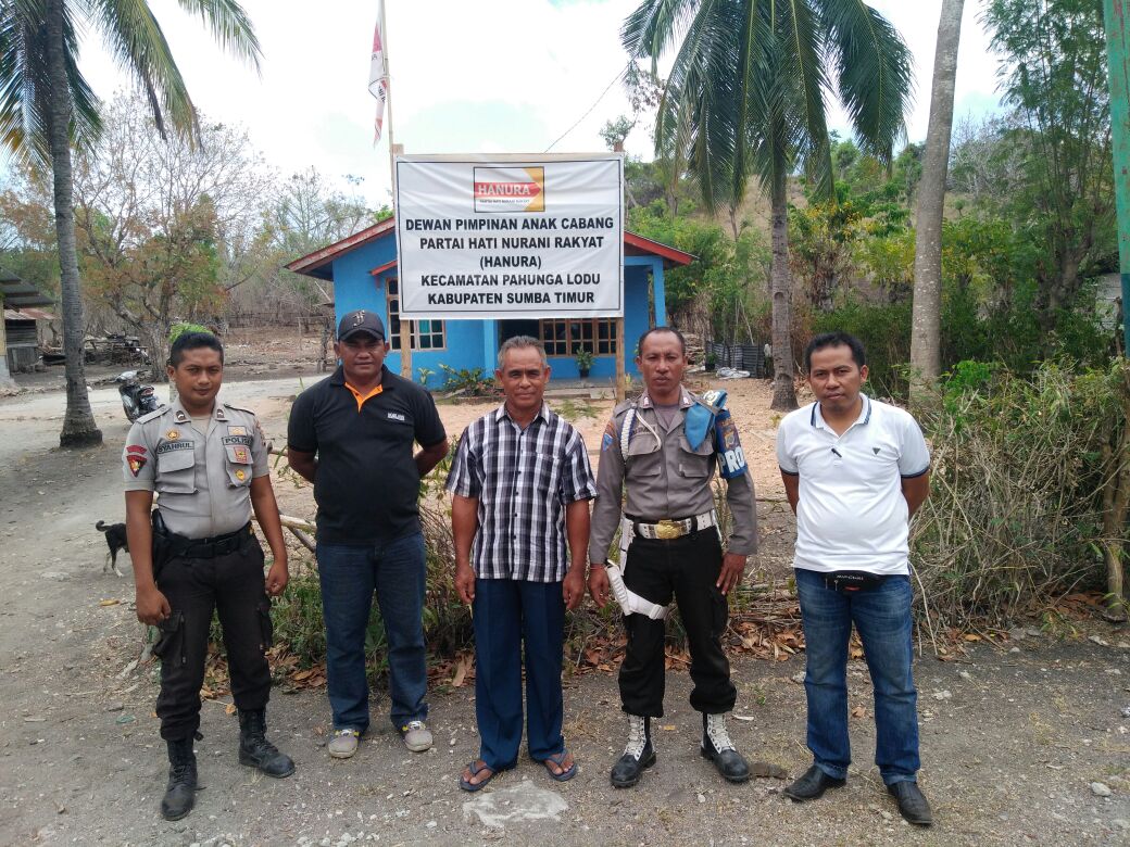 Polsek Pahunga Lodu laksanakan upaya preemtif melalui kegiatan sambang jelang Pilkada NTT