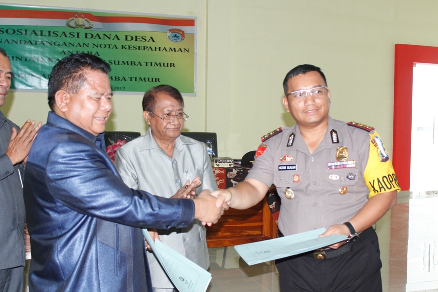 Polres Sumba teken MoU dengan Pemda, Bupati Sumba Timur : dana desa diperuntukan untuk kemajuan desa dan kesejahteraan masyarakat bukan untuk kepentingan pribadi