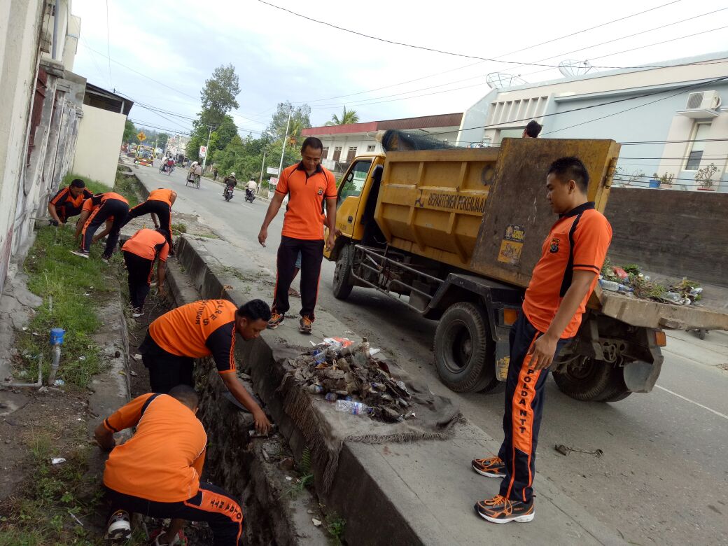 Jumat Bersih di Pasar Inpres Matawai