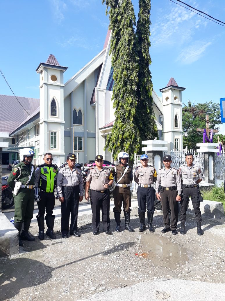 Polres Sumba Timur Turunkan Personel Amankan Ibadah Jumat Agung