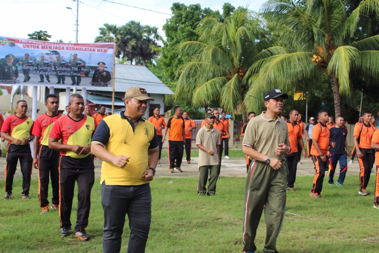 Bangun Sinergi dan Soliditas, Polres Sumba Timur Dan Kodim 1601 Gelar Olahraga Bersama