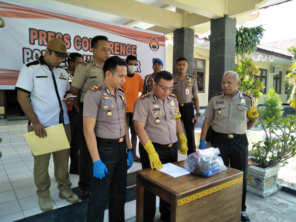 Polres Sumba Timur Gelar Konferensi Pers Kasus Persetubuhan Terhadap Anak Di Bawah Umur