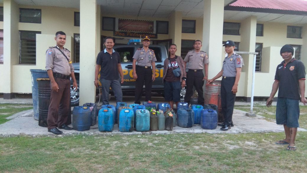 Polsek Umalulu Gelar Operasi Miras, Amankan Ratusan Liter Pineraci