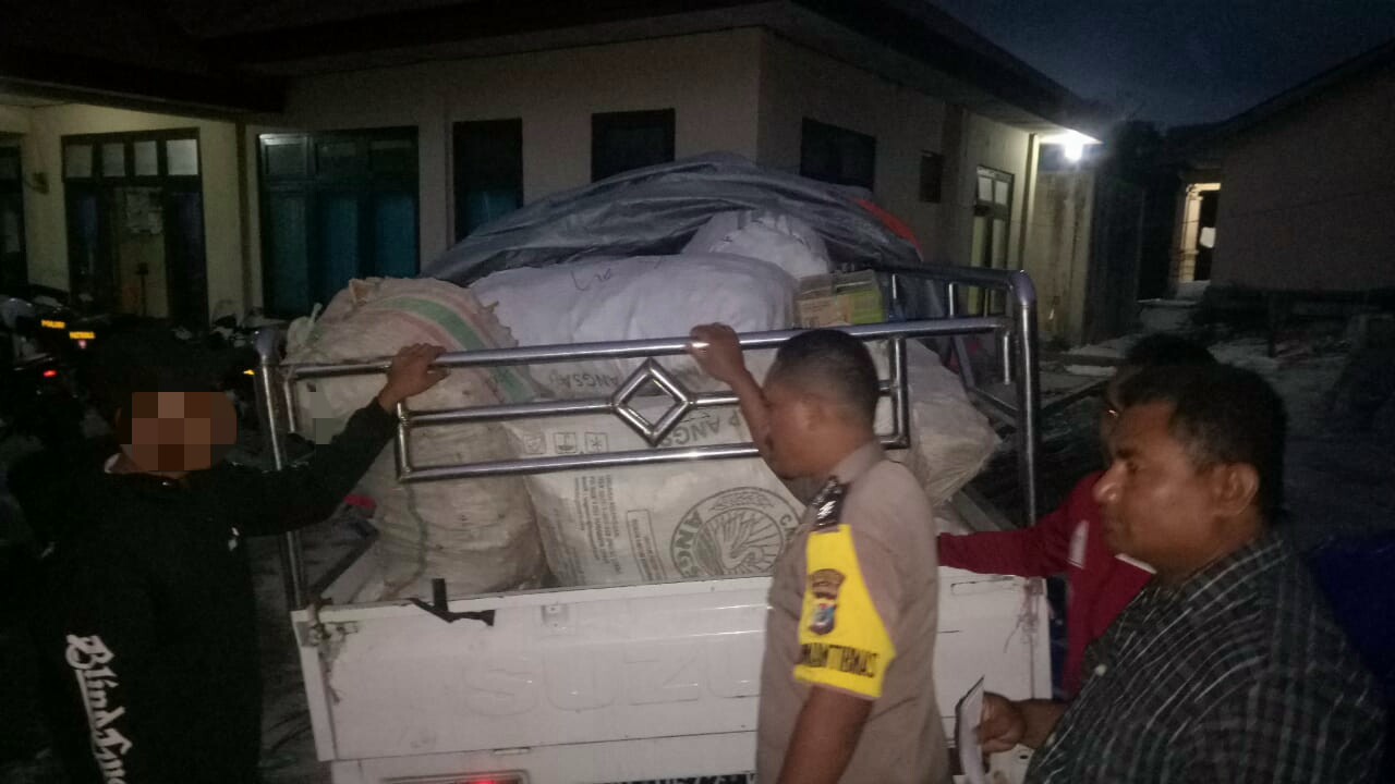 Polsek Matawai Lapawu Amankan Mobil Pick Up Bermuatan Kayu Manis Tanpa Dokumen