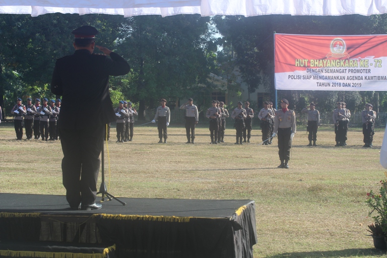 Pimpin Peringatan Hari Bhayangkara ke-72, Kapolres Sumba Timur Bacakan Amanat Presiden