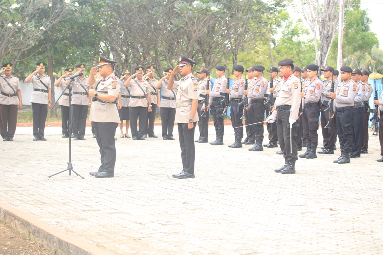 Polres Sumba Timur Gelar Upacara Ziarah TMP Umbu Ndawa Kareuk