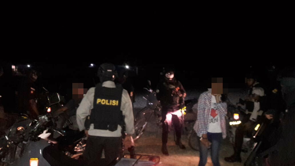 Satsabhara Polres Sumba Timur Antisipasi Gangguan Kamtibmas Melalui Patroli Malam Hari