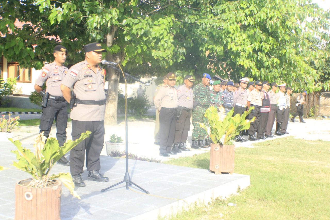 Polres Sumba Timur Gelar Apel Gabungan Persiapan Pengamanan Malam Natal