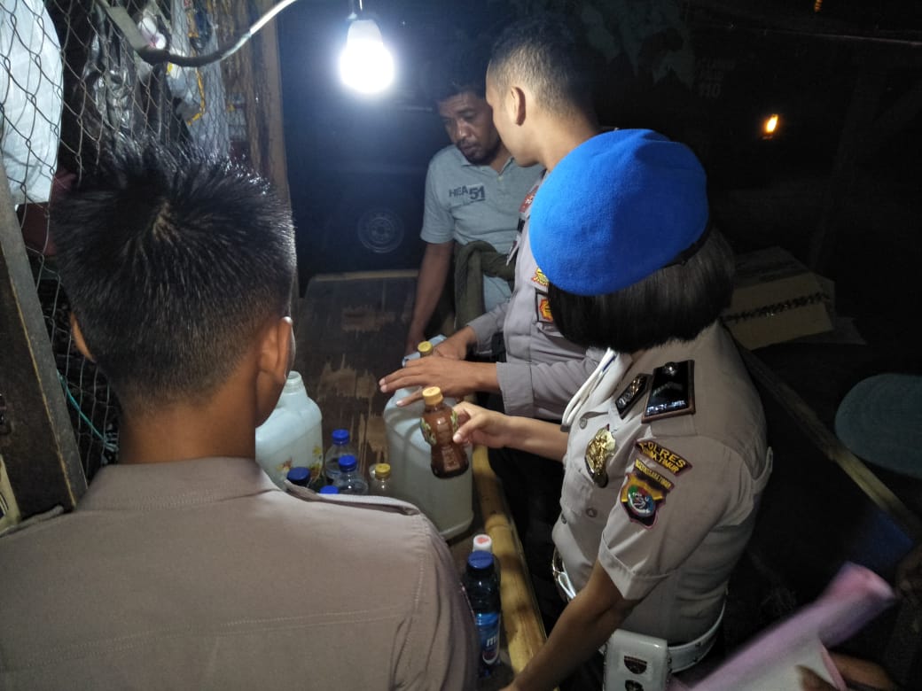 Operasi Pekat, Polres Sumba Timur Amankan Miras dan Sajam