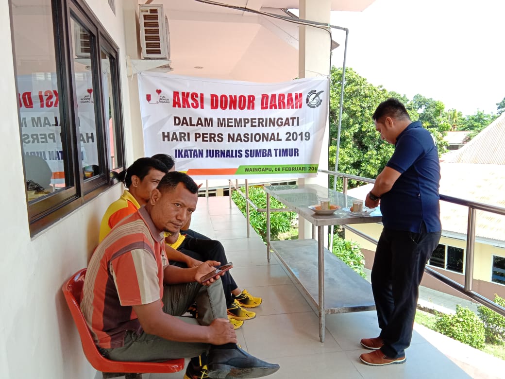 Sambut HPN 2019, Personel Polres Sumba Timur Ikut Donor Darah