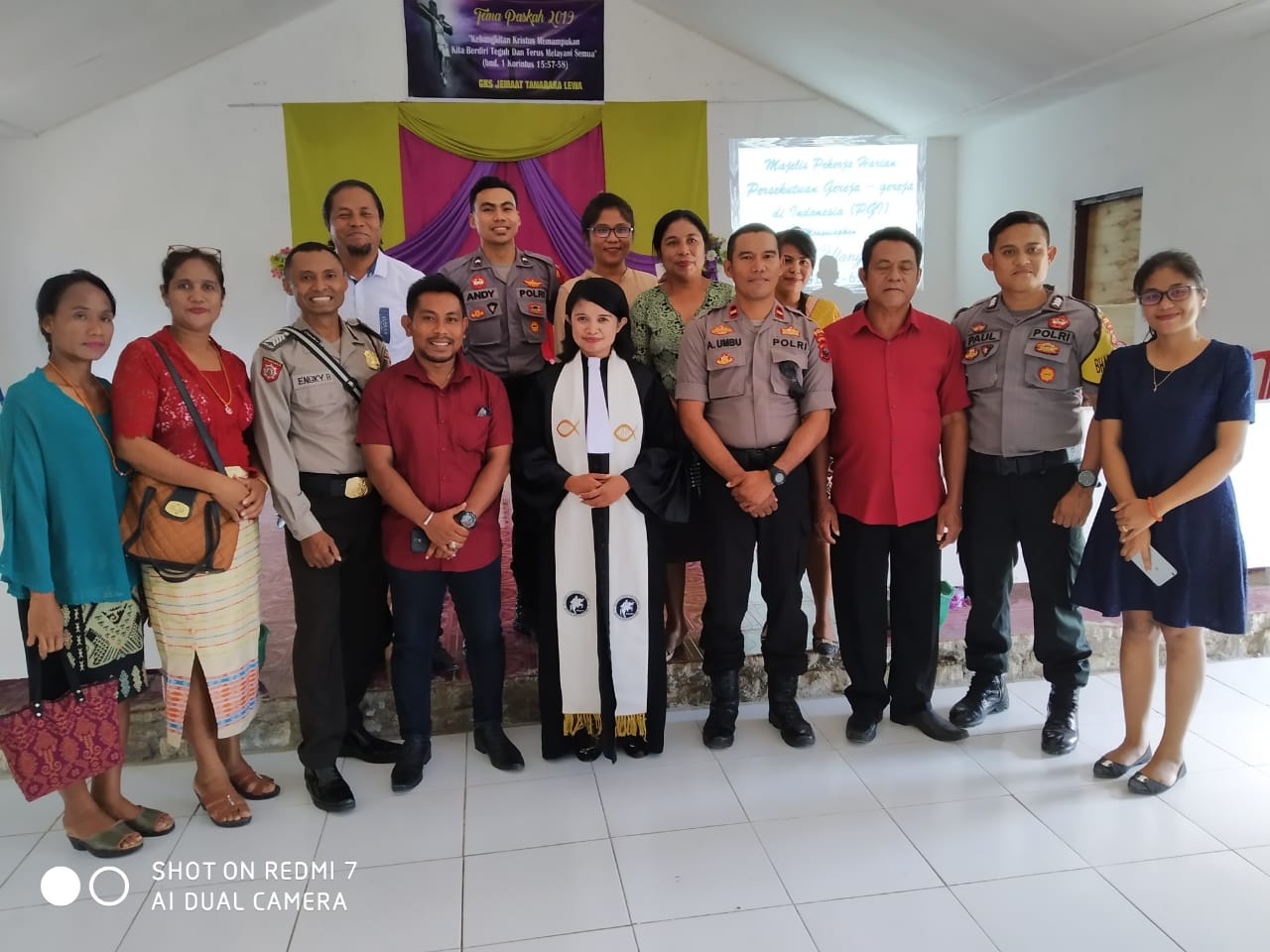 Vokal Grup TNI-POLRI “Lewa Bermazmur” Tampil Memukau di Gereja GKS Jemaat Tanarara, Sumba Timur