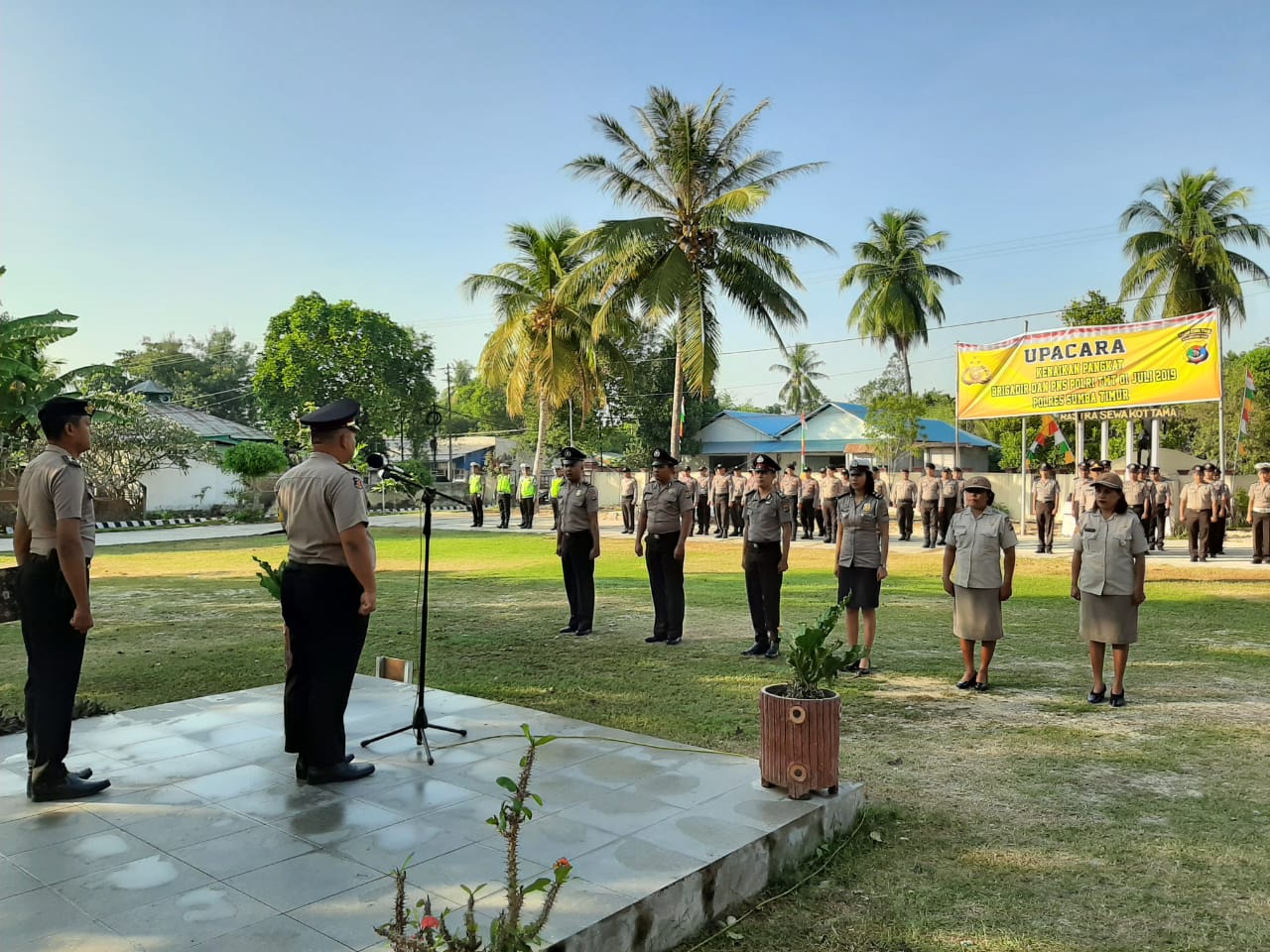 Puluhan Personel Polres Sumba Timur Dapat Kado Spesial di Hari Bhayangkara Ke 73