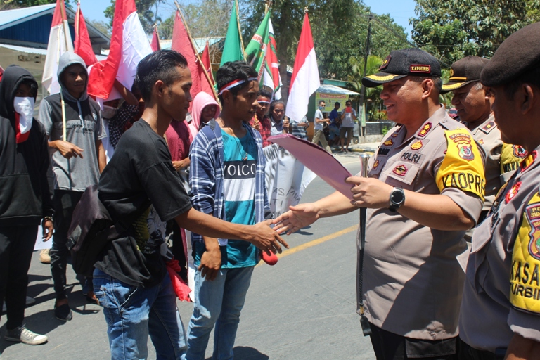 Dialog Dengan Mahasiswa, Kapolres Sumba Timur : Pelaku Kekerasan Seksual Terhadap Anak Kami Tindak Tegas