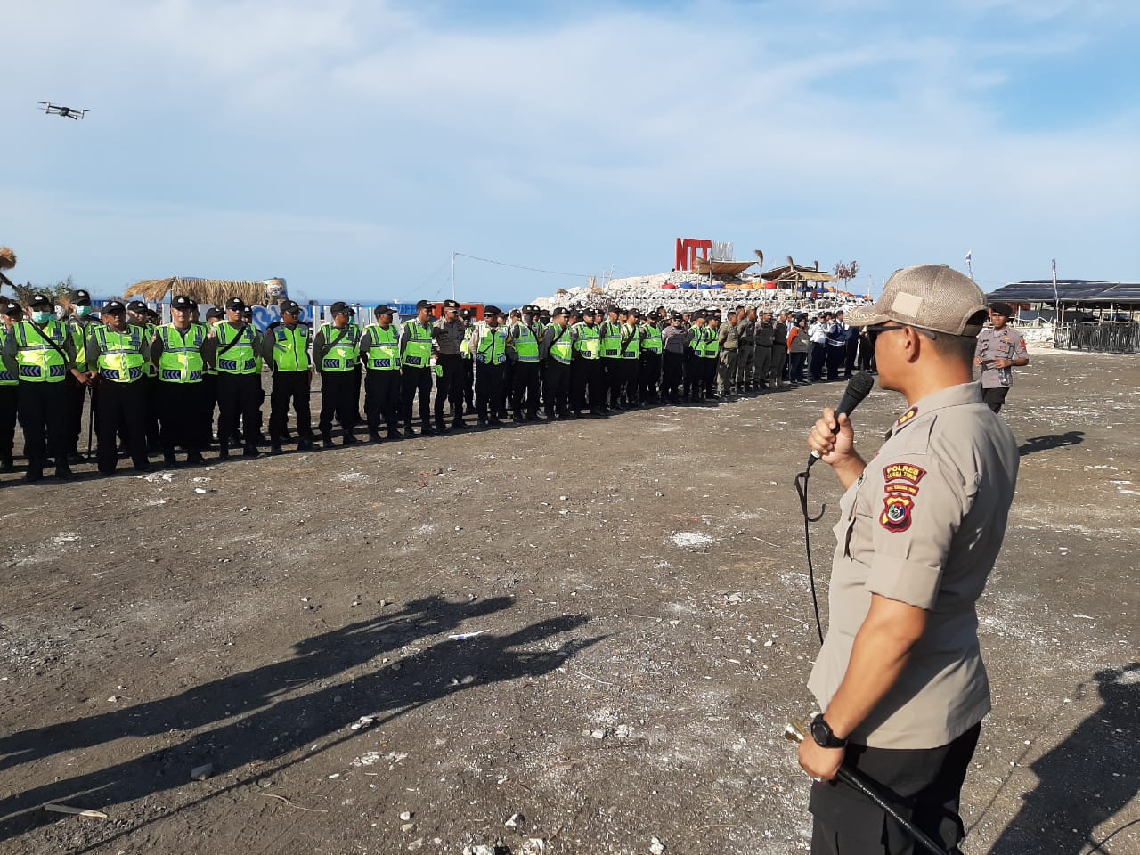 Malam Puncak HUT NTT dan HUT Slank, Kapolres Sumba Timur : Kita Siap Amankan Kegiatan Malam Hari Ini