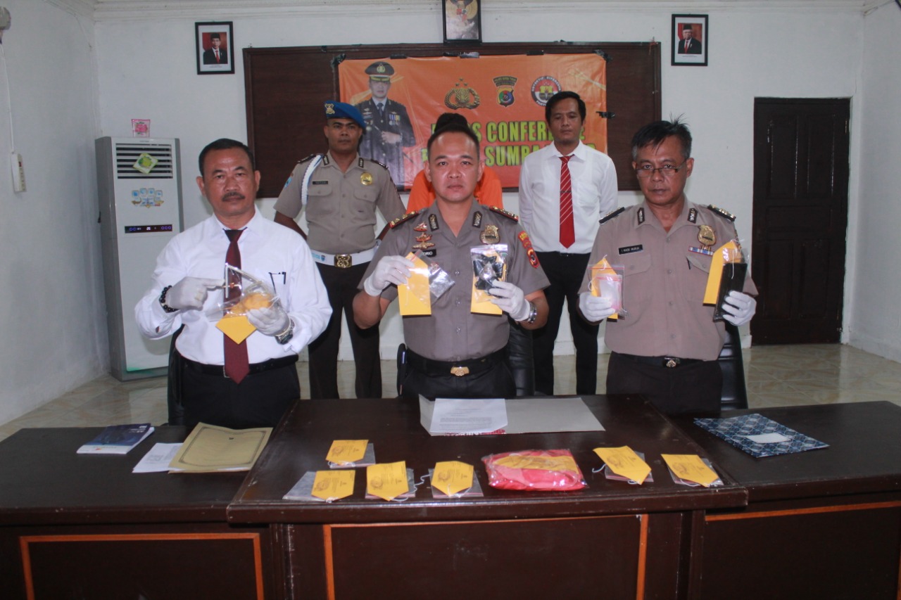 Simpan Ganja, Oknum Karyawan SPBU Diamankan Polres Sumba Timur