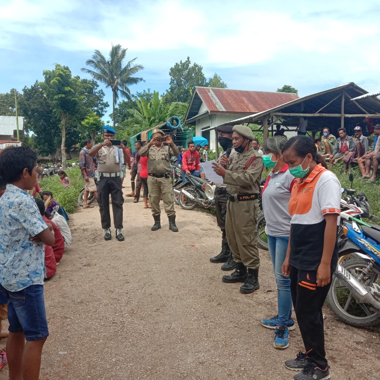 Polsek Matawai Lapawu Imbau Masyarakat Jaga Jarak Cegah Covid 19